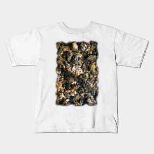 Doulting Pebbles Kids T-Shirt